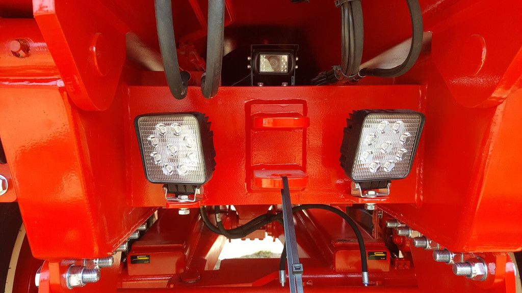 Beco Maxxim 220 dump trailer