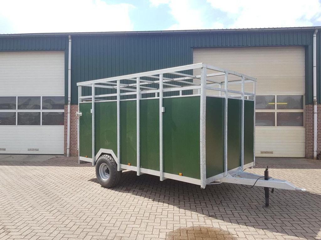 Veewagen 4 meter livestock trailer