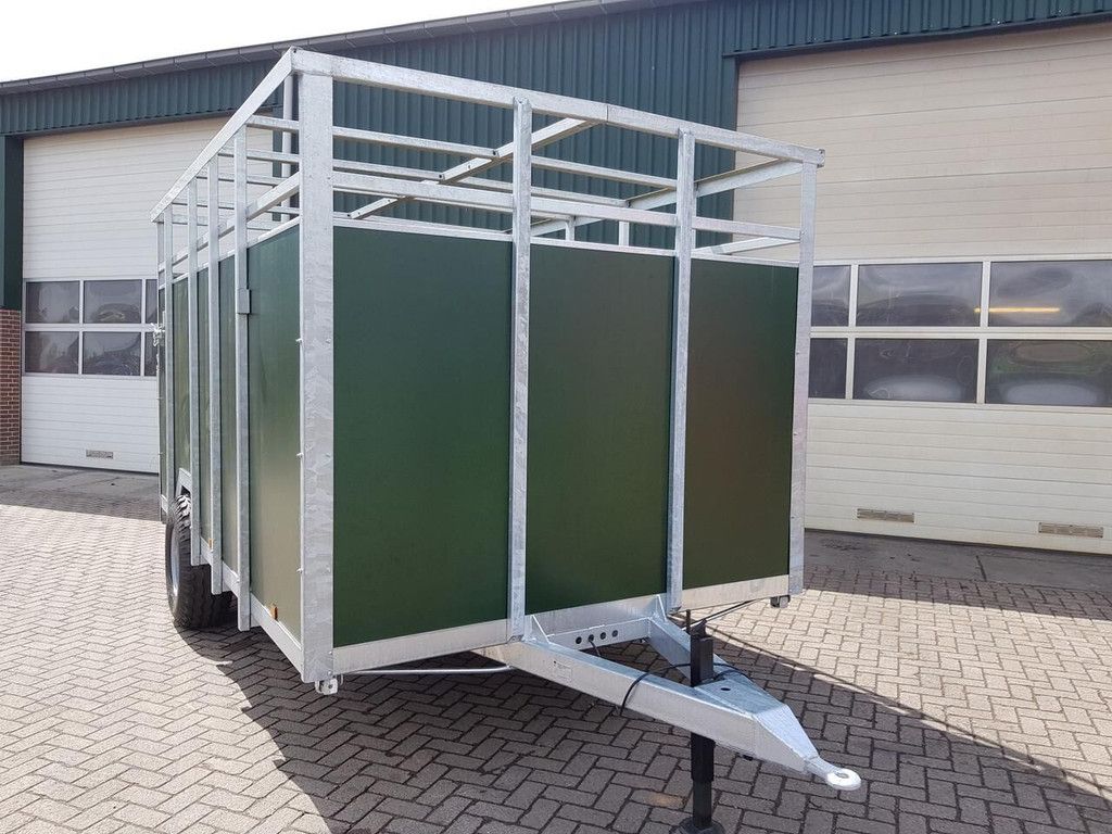 Veewagen 4 meter livestock trailer