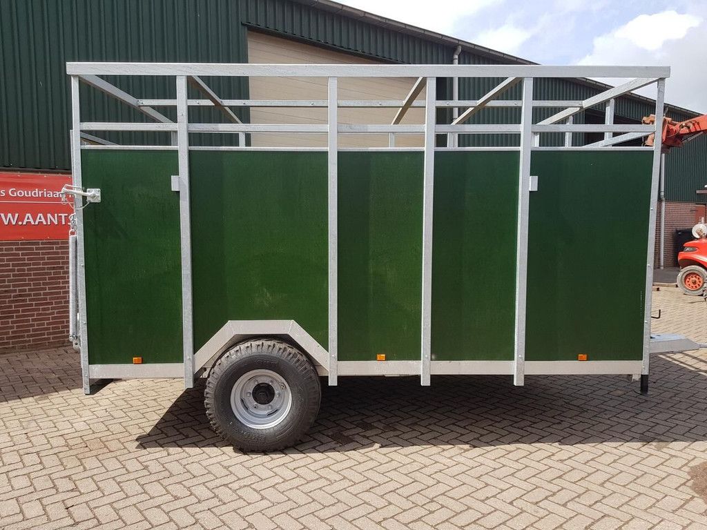 Veewagen 4 meter livestock trailer