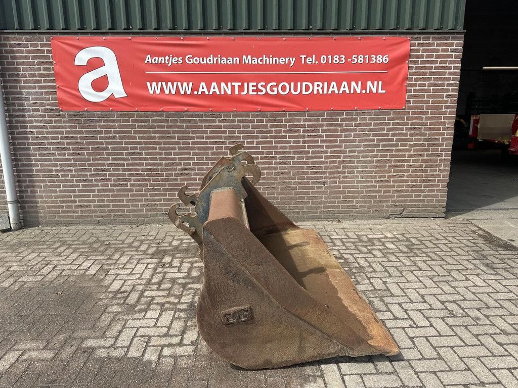 CW 40 grading bucket