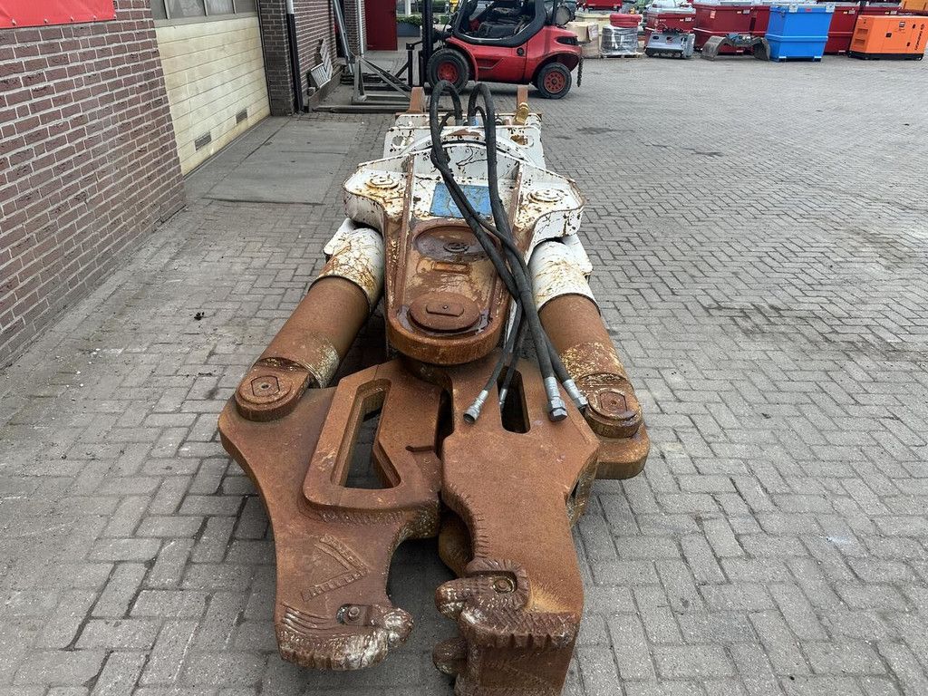 CW 45 hydraulic shears