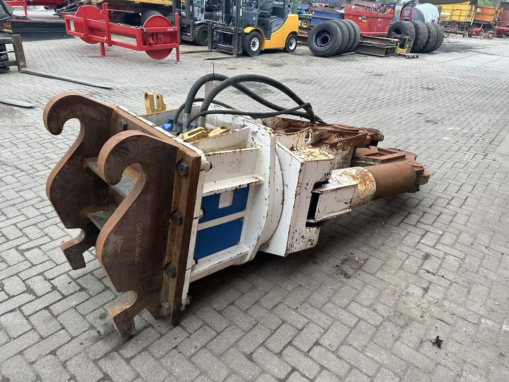 CW 45 hydraulic shears