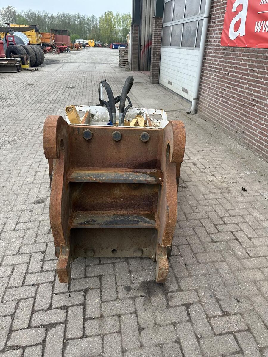 CW 45 hydraulic shears