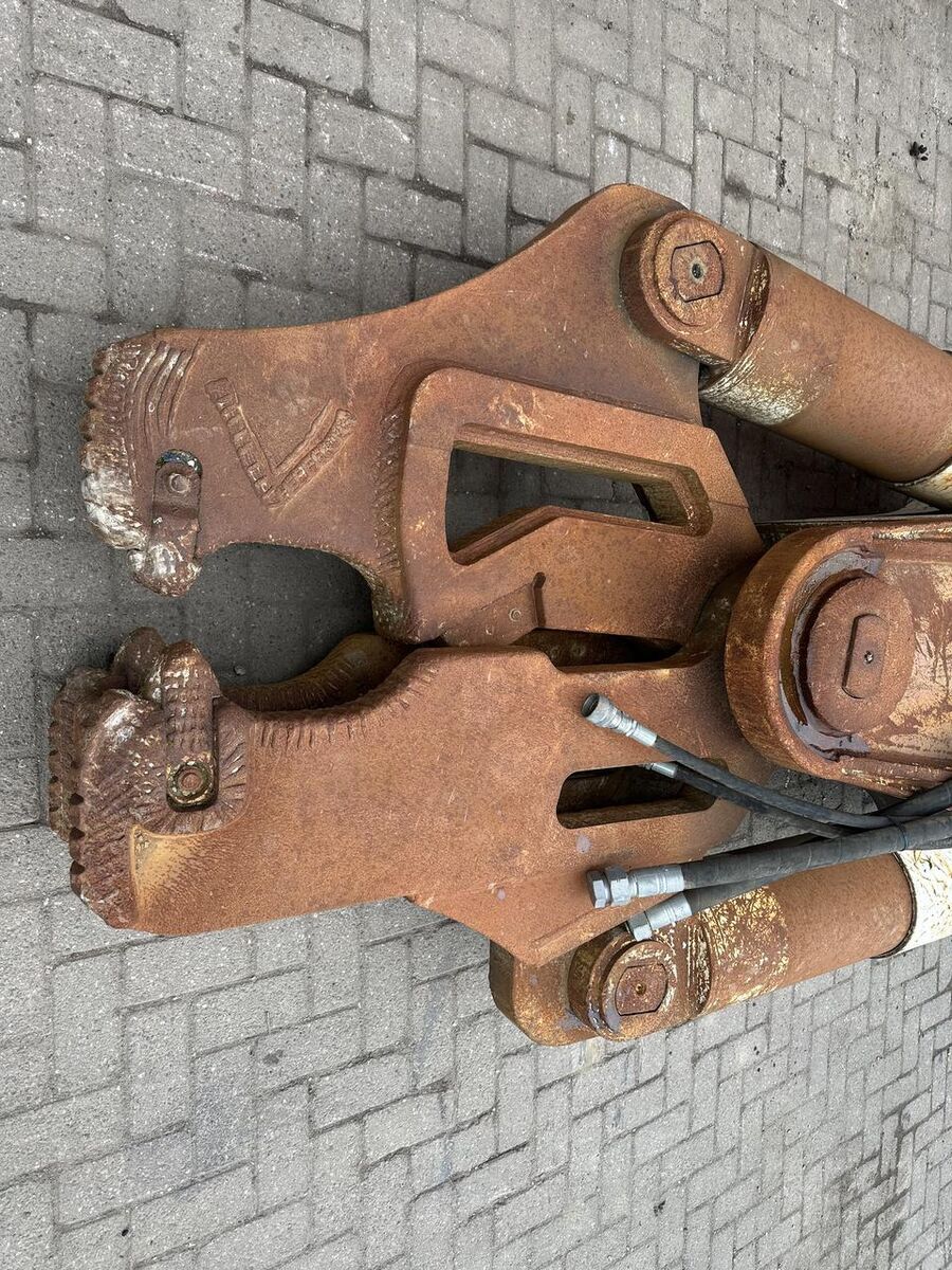 CW 45 hydraulic shears