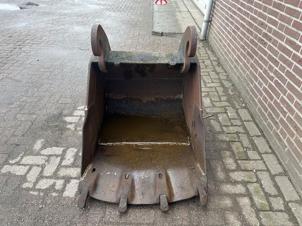 Excavator bucket