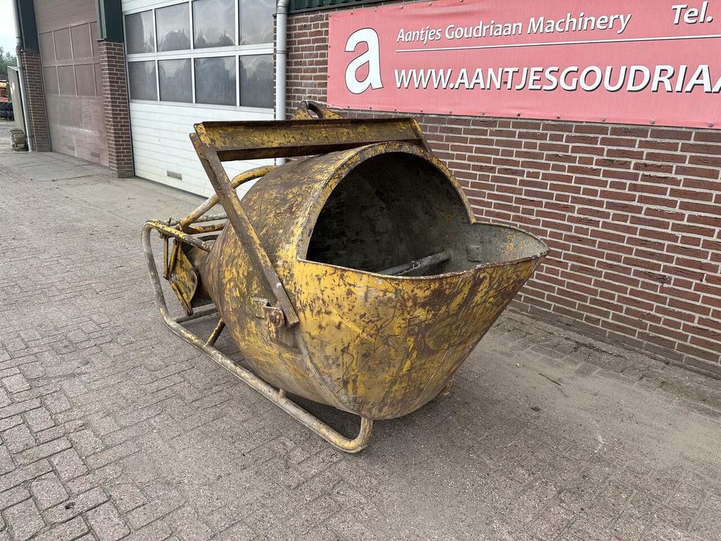 Beton kubel - Gebruikt