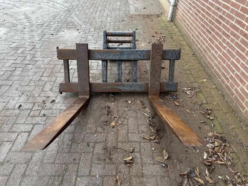 S60 pallet fork