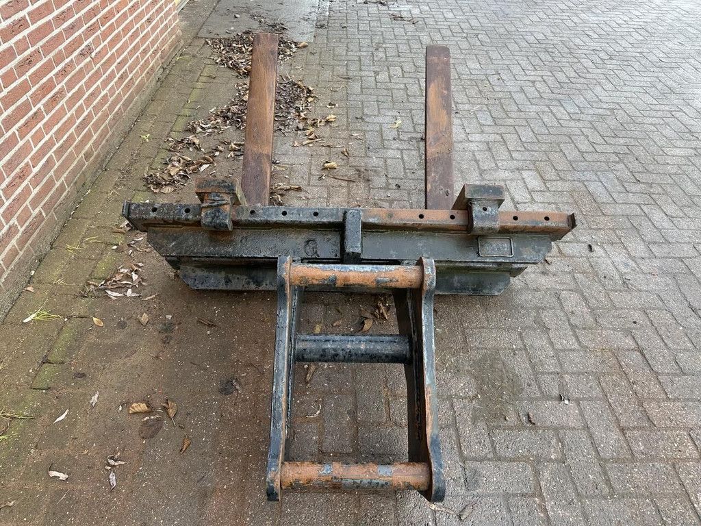 S60 pallet fork