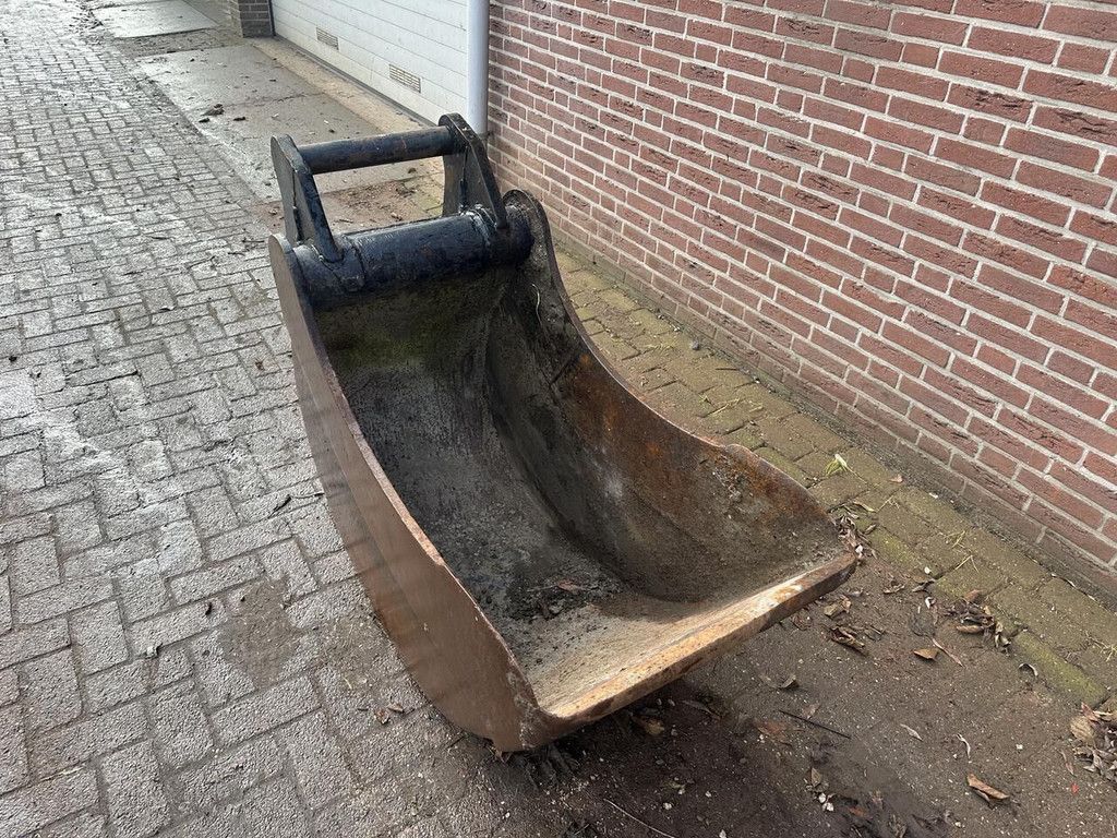 Excavator bucket