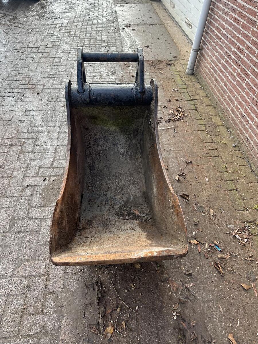 Excavator bucket