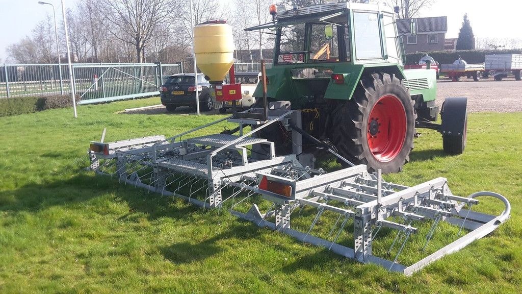 Graslandverzorgingsmachine