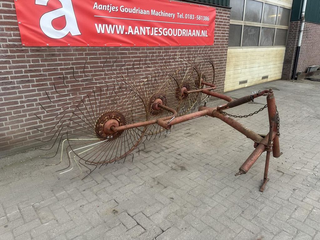 4 bords gedragen acrobaat - Gebruikt