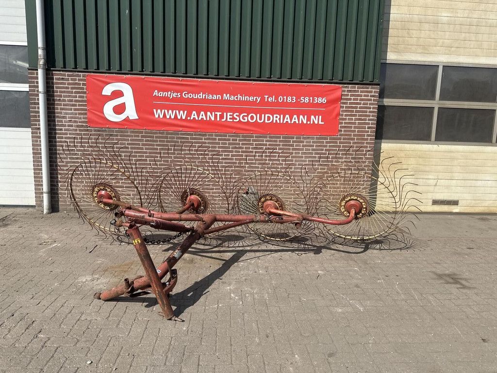 4 bords gedragen acrobaat - Gebruikt