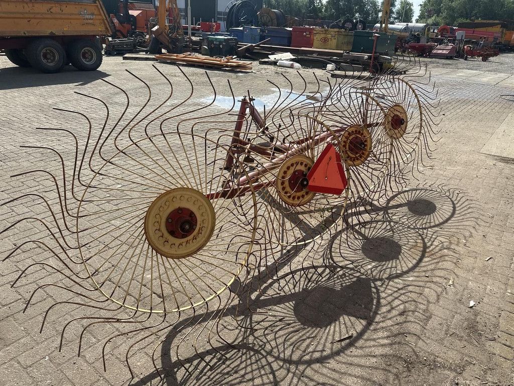 4 bords gedragen acrobaat - Gebruikt