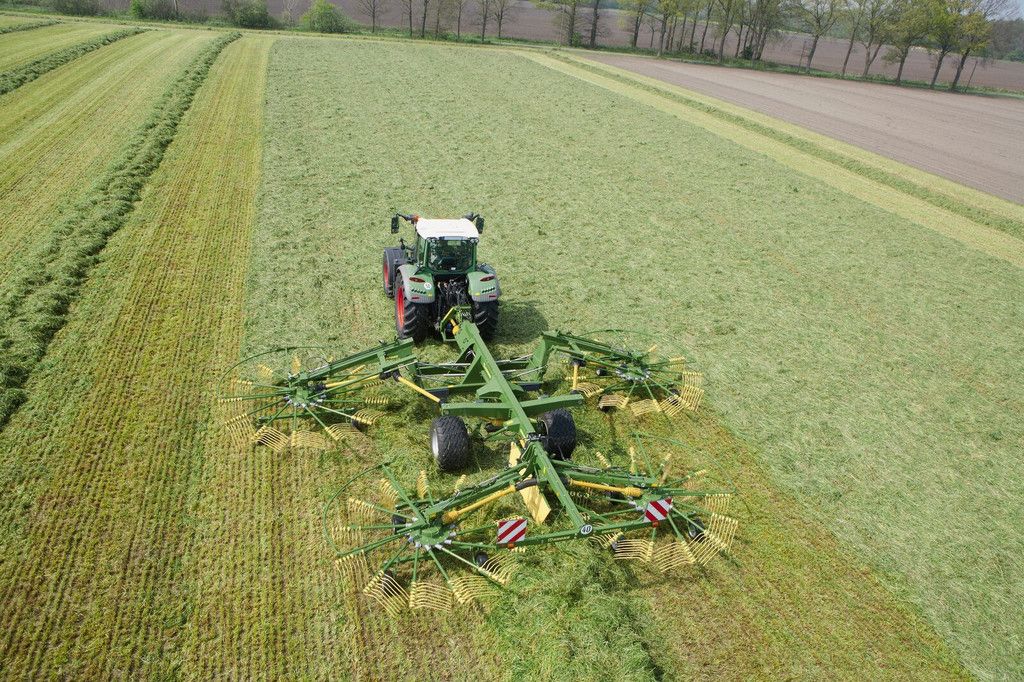 Krone vier harkelementen en Zijaflegharken