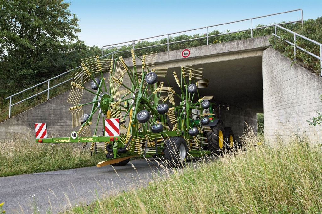 Krone vier harkelementen en Zijaflegharken