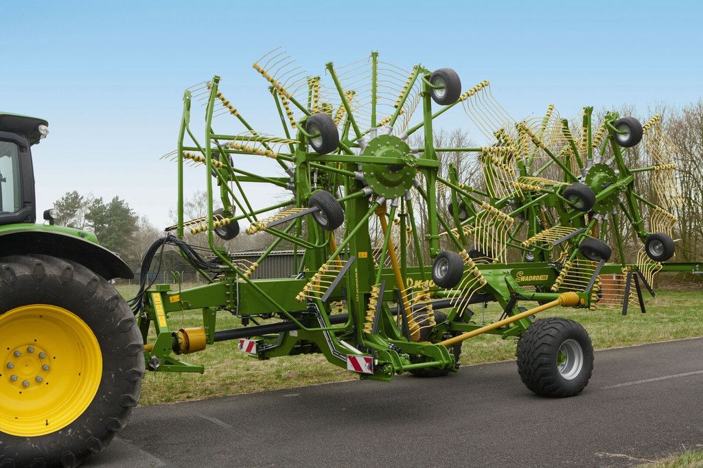 Krone vier harkelementen en Zijaflegharken