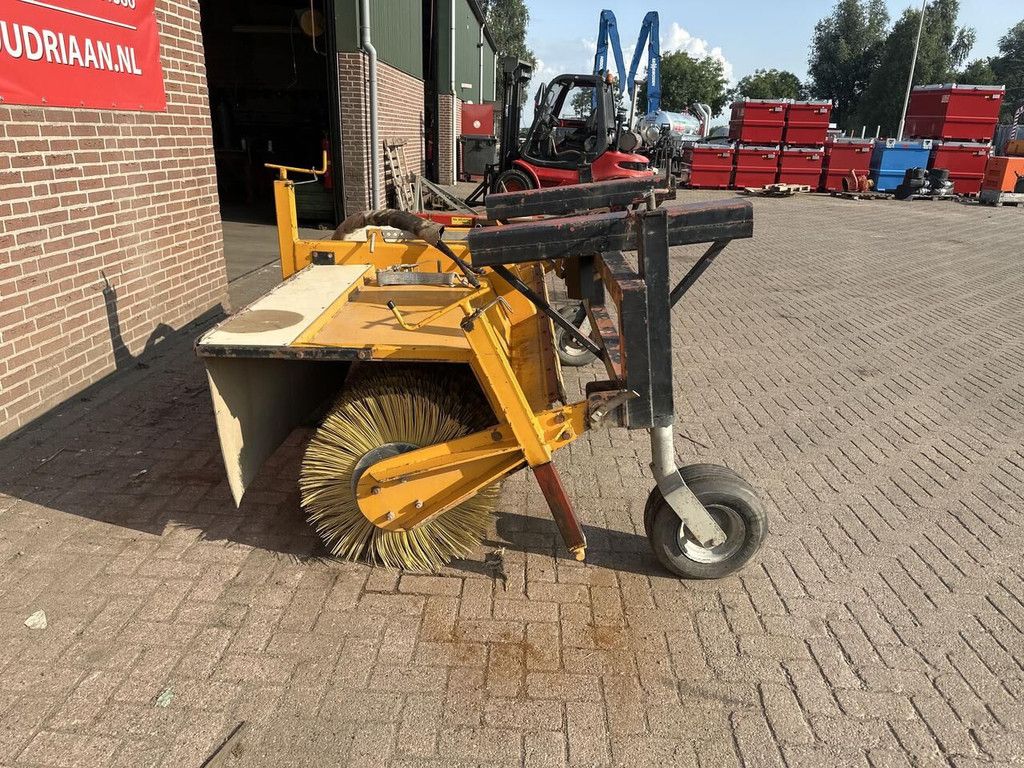 Rolbezem sweeper brush