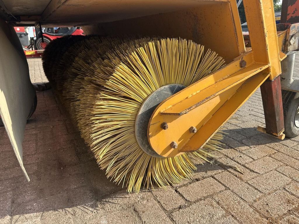 Rolbezem sweeper brush