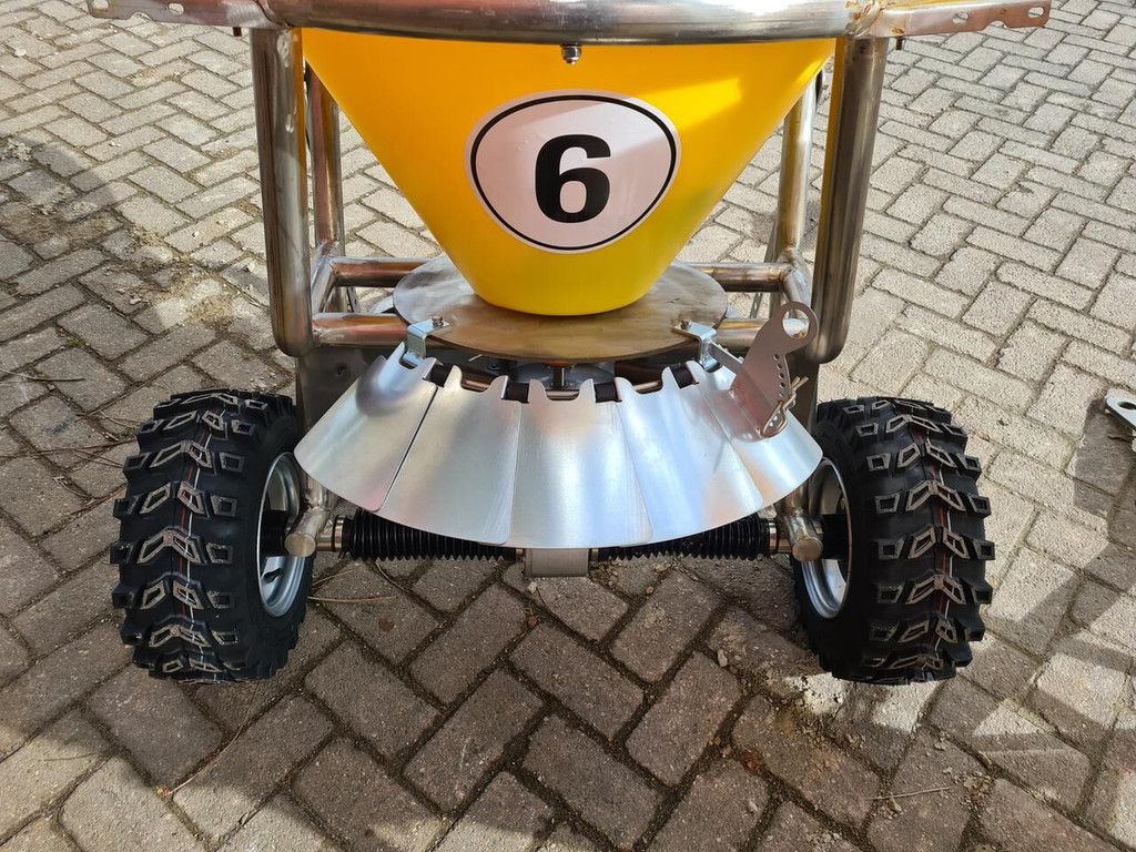 Zoutstrooier SW 300 met PE-bak