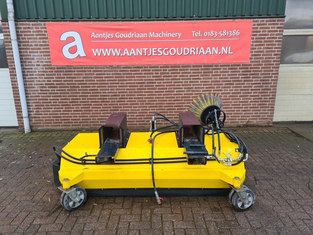 MTS bezem met lepel insteek