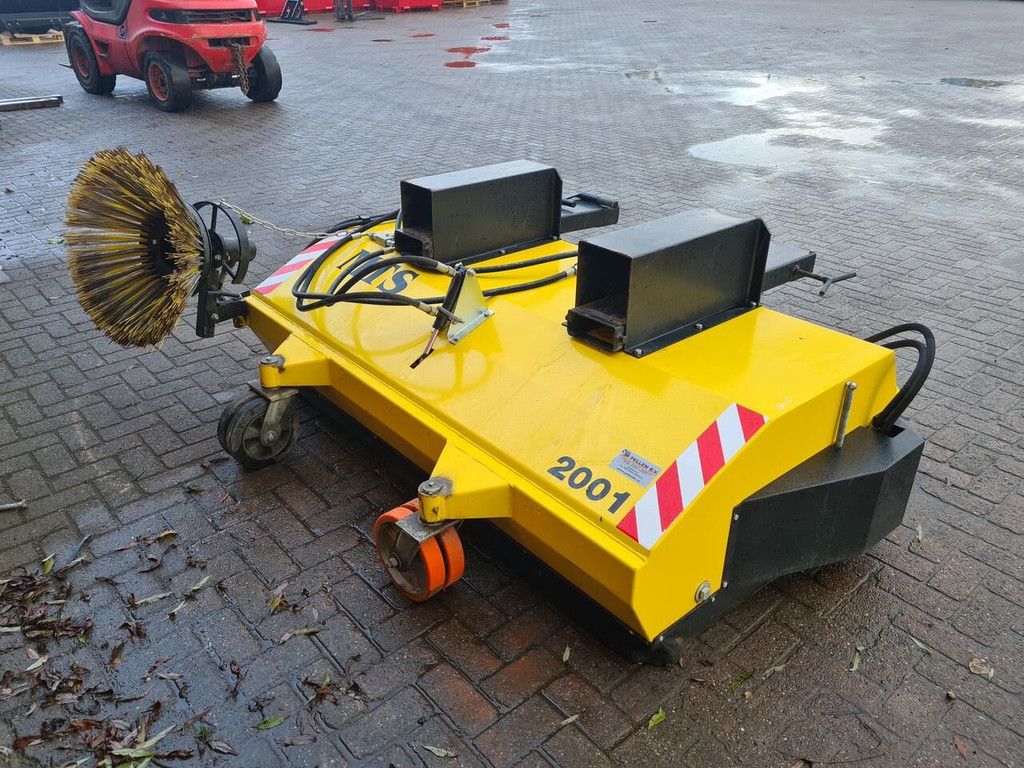 MTS bezem met lepel insteek