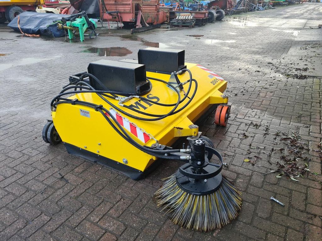 MTS bezem met lepel insteek