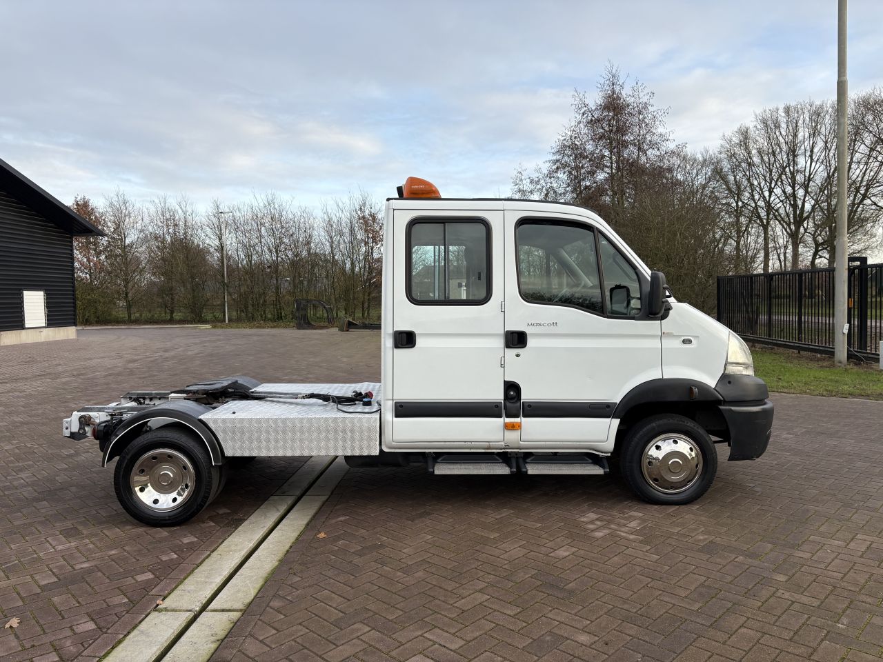 Be trekker 12 TON RENAULT MASCOTT 150-35 T (129) N1