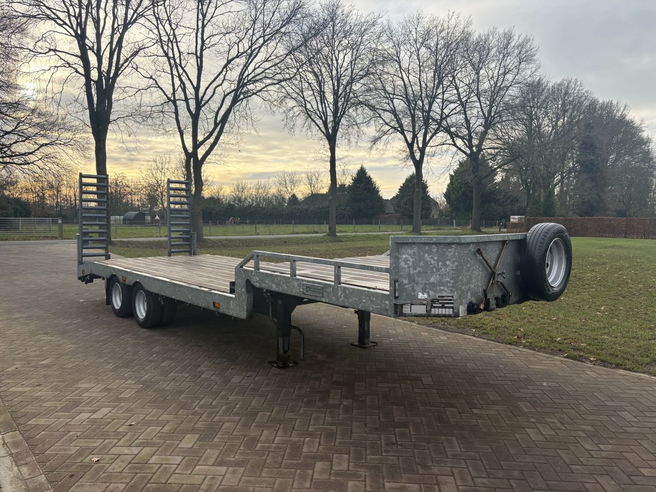 Be oplegger semi dieplader 8 ton Veldhuizen