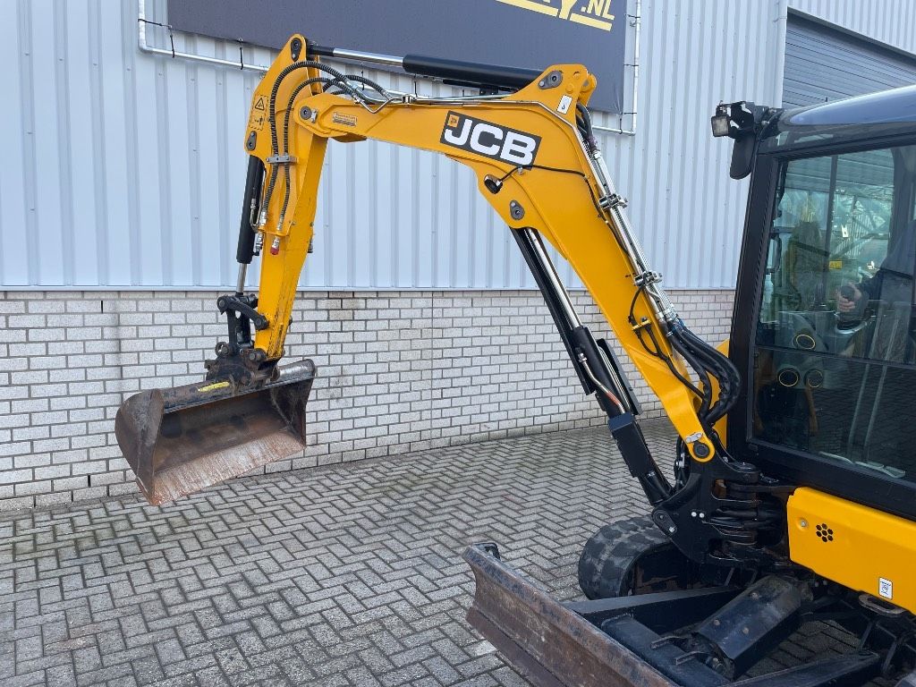 JCB 35Z-1