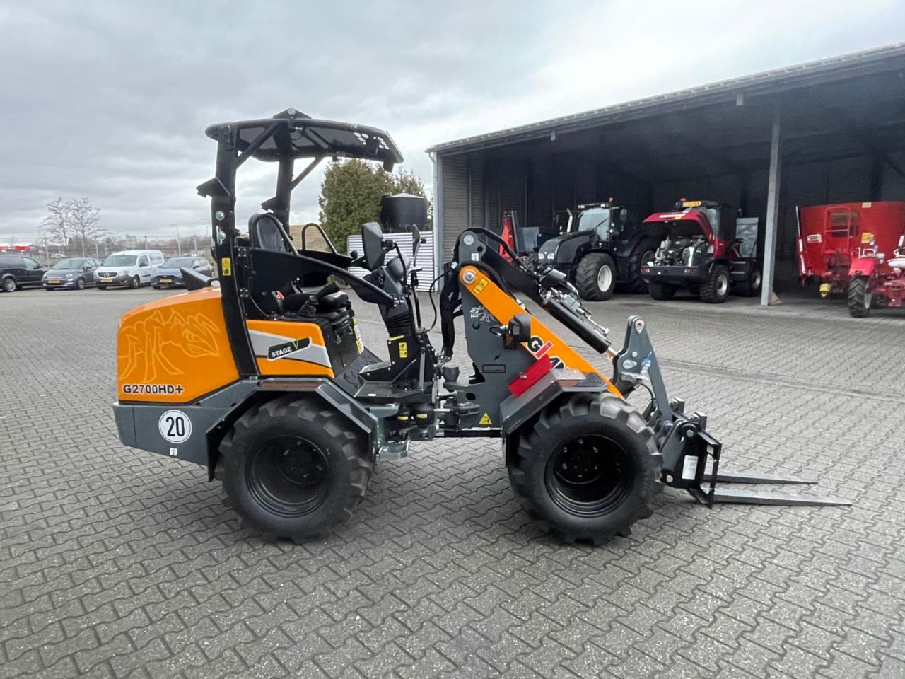 NIEUWE Giant G2700 HD+ shovel met kantelbaar dak