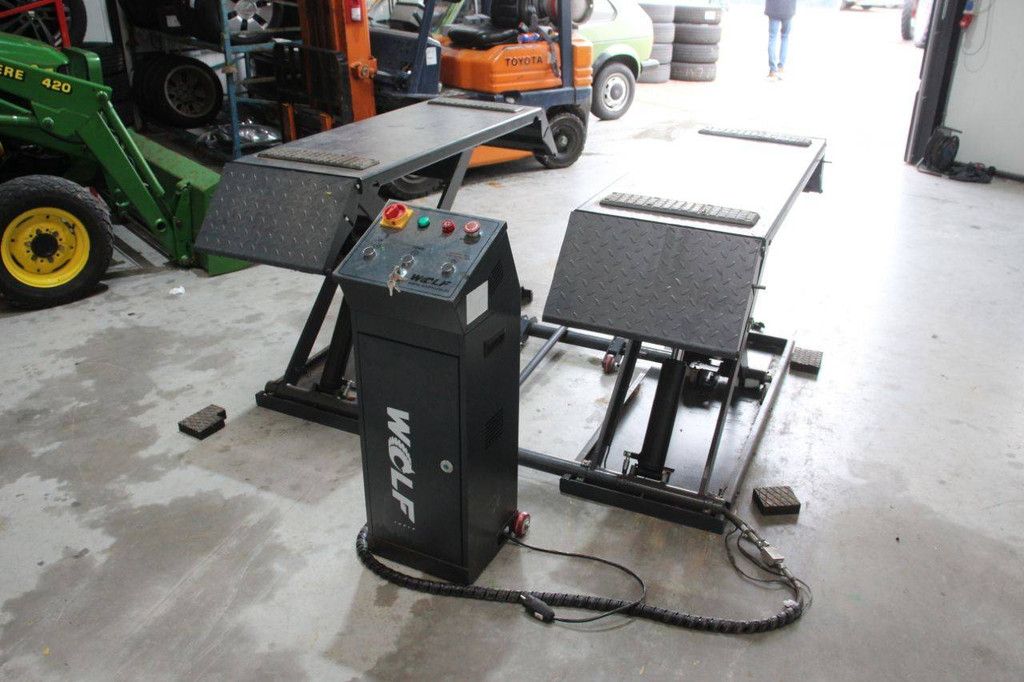 Scissor lift Wolf WKS30E 3000kg 2023