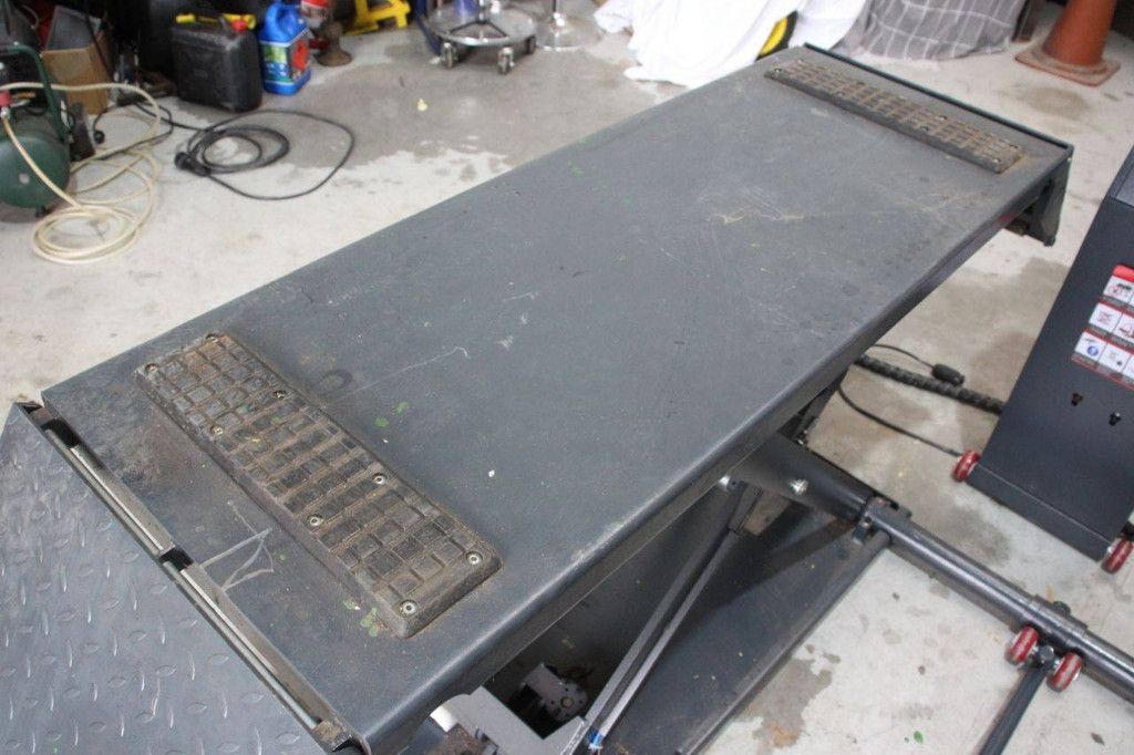 Scissor lift Wolf WKS30E 3000kg 2023