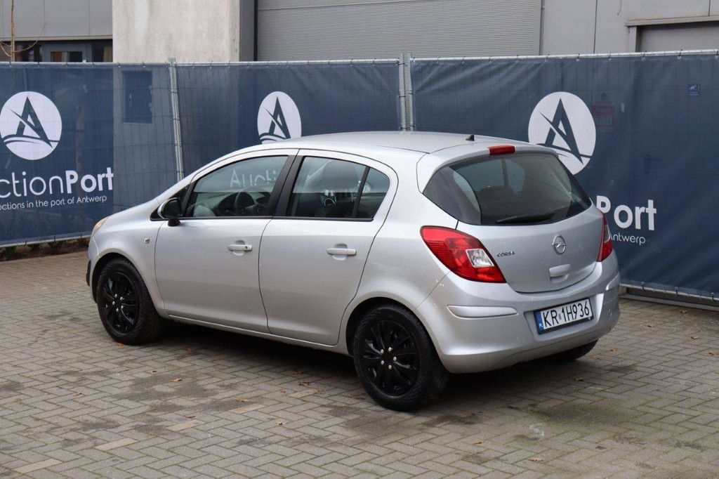 Pkw Opel Corsa Benzin