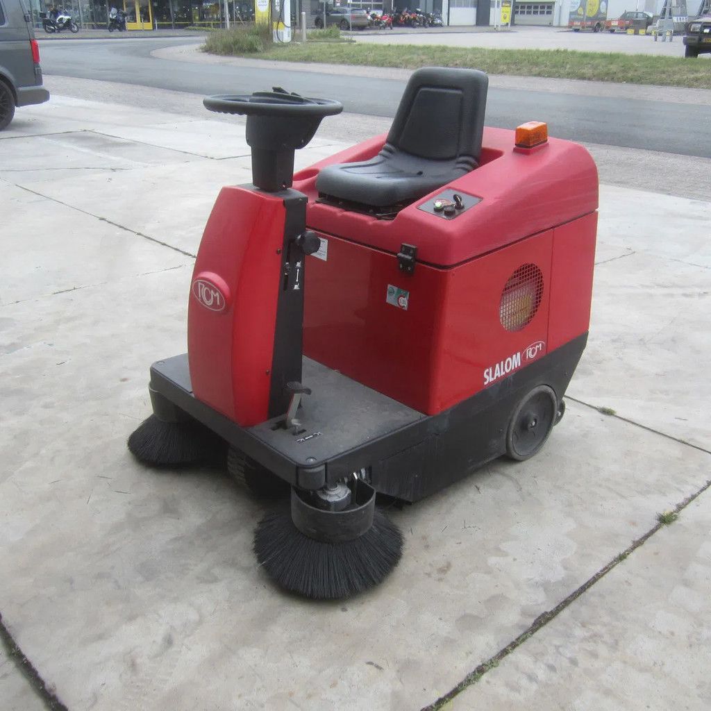 RCM Veegmachine zit-veeg RCM Slalom.
