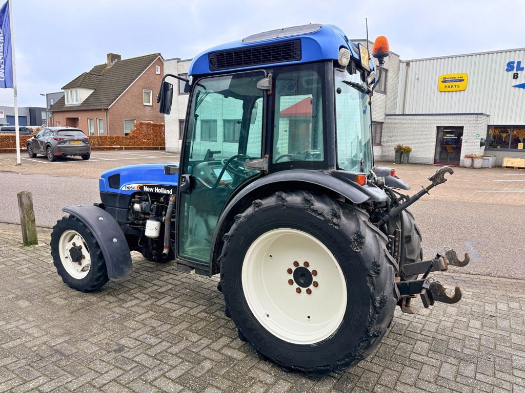 New Holland TN95NA Smalspoortrekker