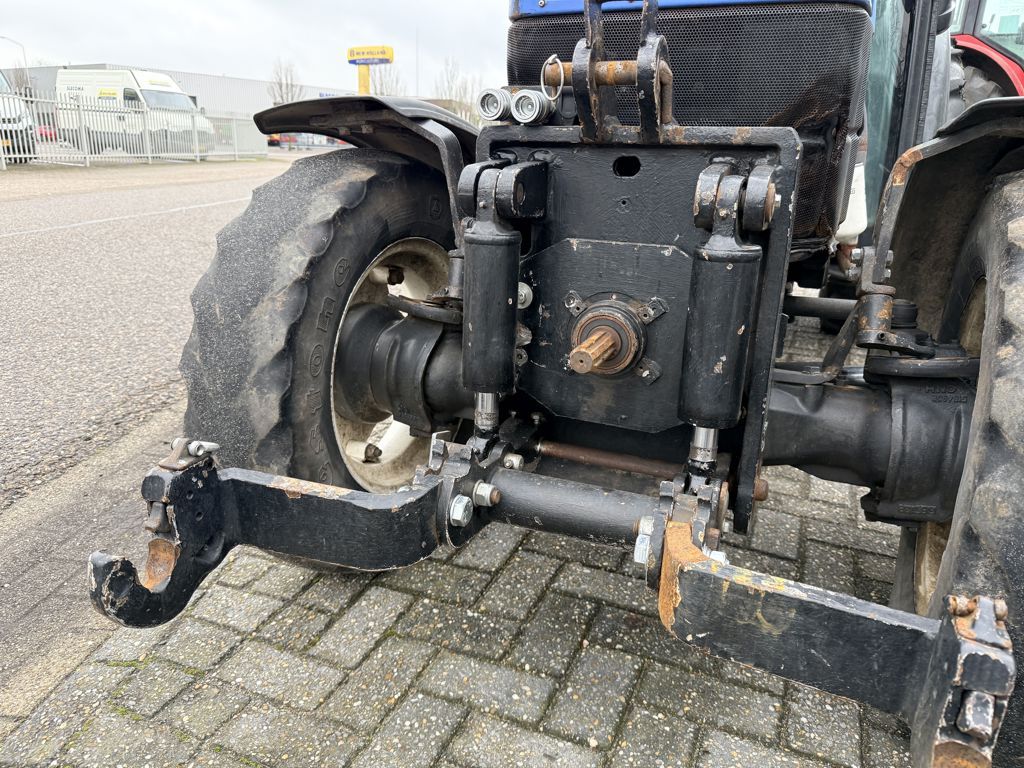 New Holland TN95NA Smalspoortrekker