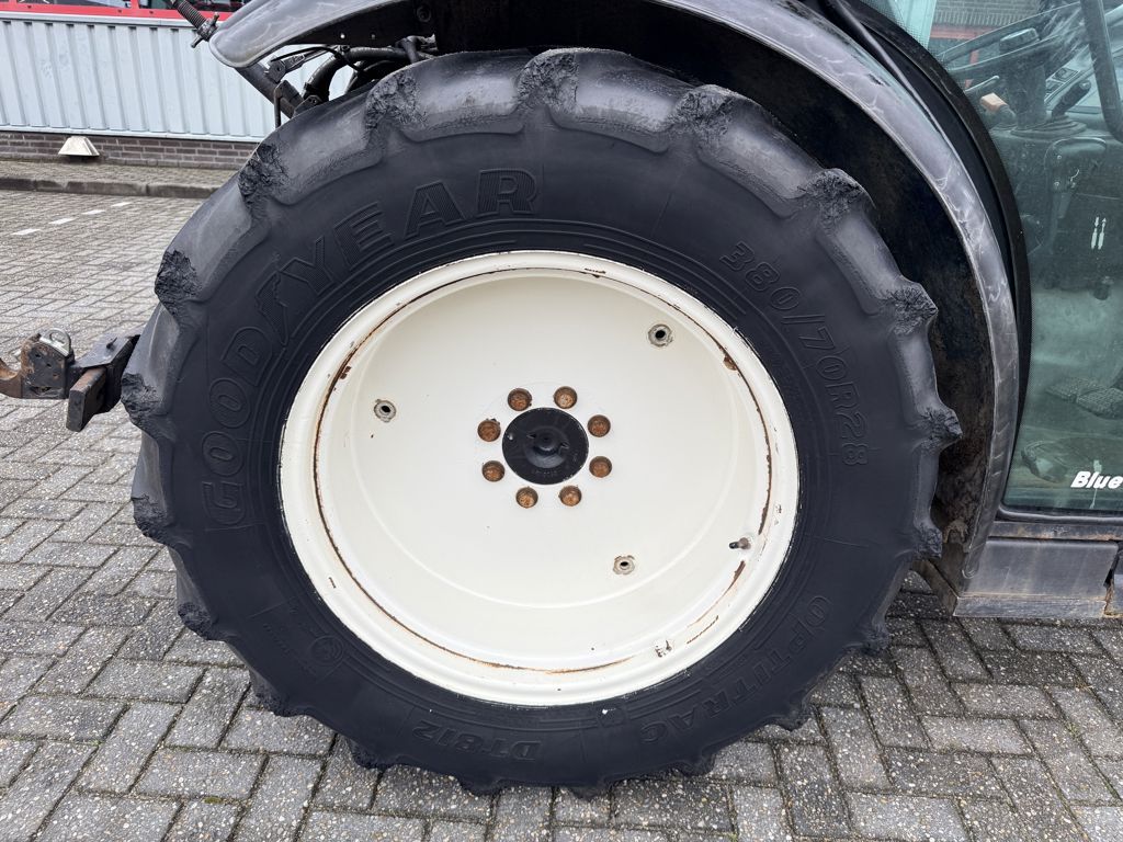 New Holland TN95NA Smalspoortrekker