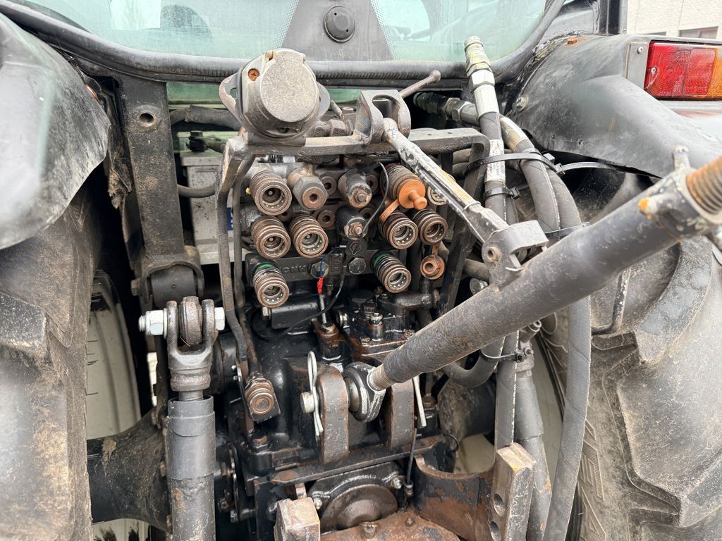 New Holland TN95NA Smalspoortrekker