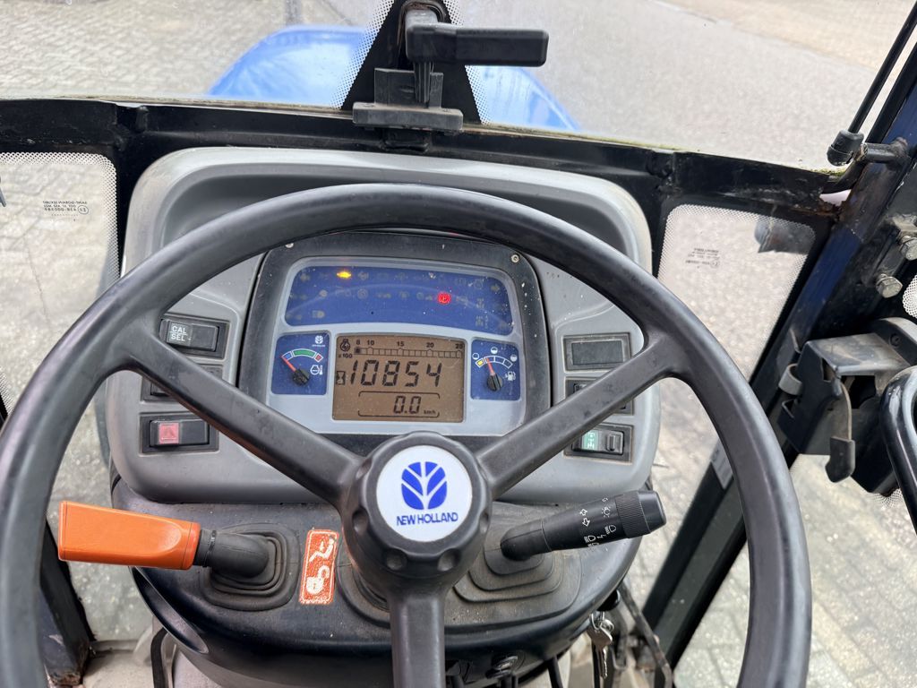 New Holland TN95NA Smalspoortrekker