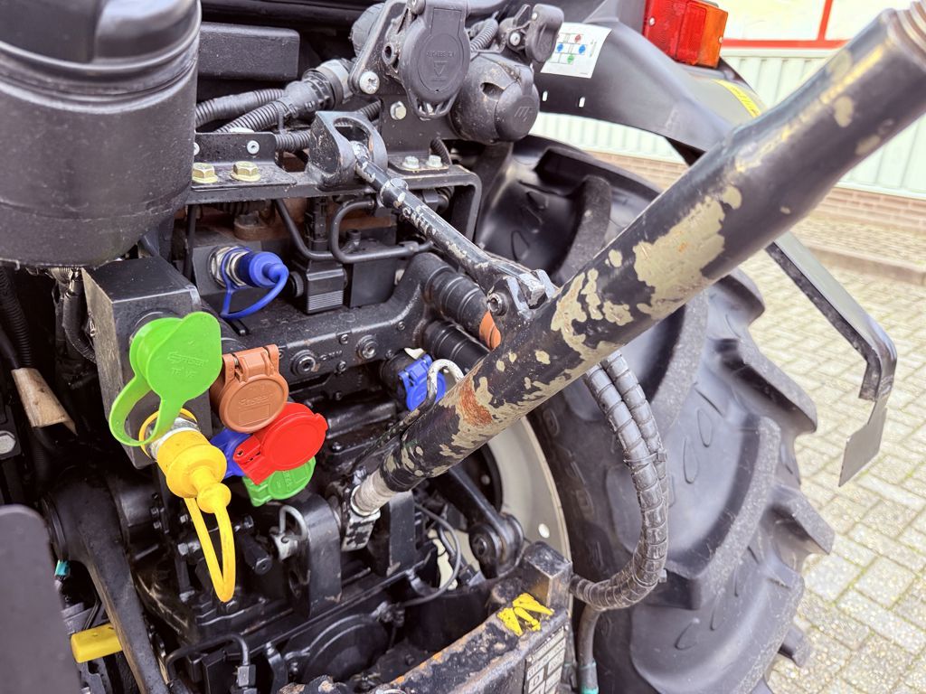 New Holland T4.100N BlueCab4 Supersteer