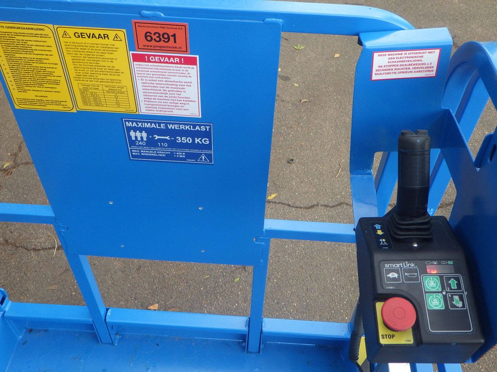 Scissor lift GS-4047 13.70m Electric 2014