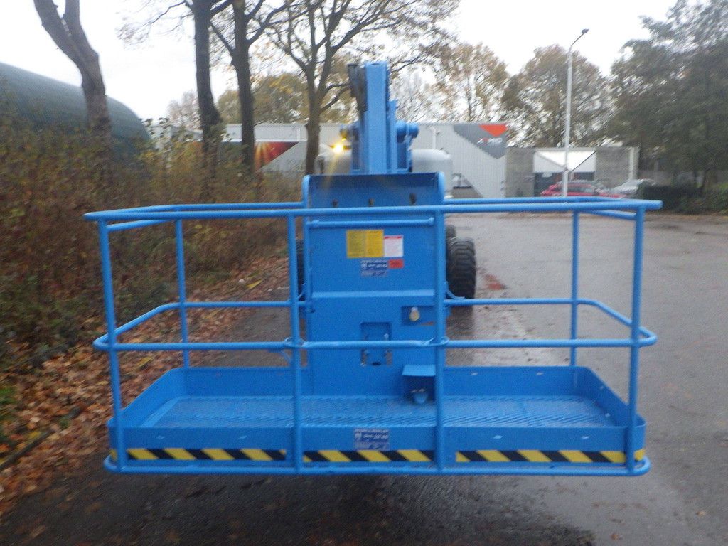 Genie Z-60 20m Diesel Articulated Boom Lift 2012