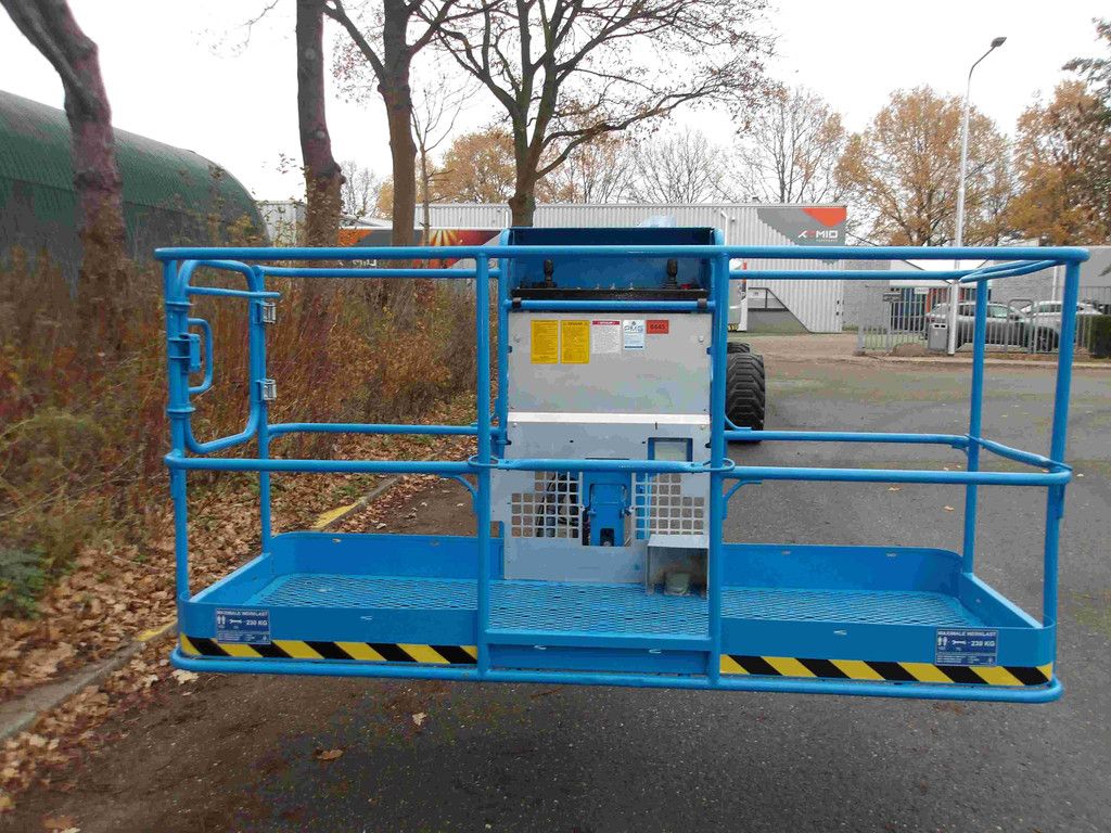Telescopic boom lift Genie S85 27.91m Diesel 2012