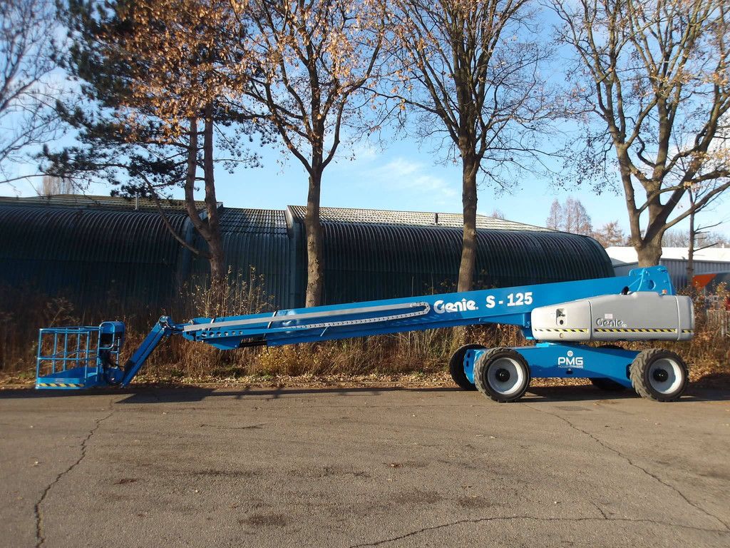 Teleskoparbeitsbühne Genie S-125 40,10 m Diesel 2016