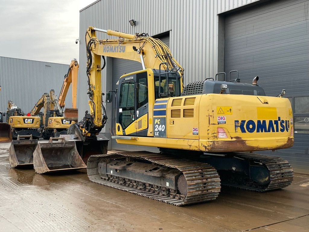 Komatsu PC240LC-10