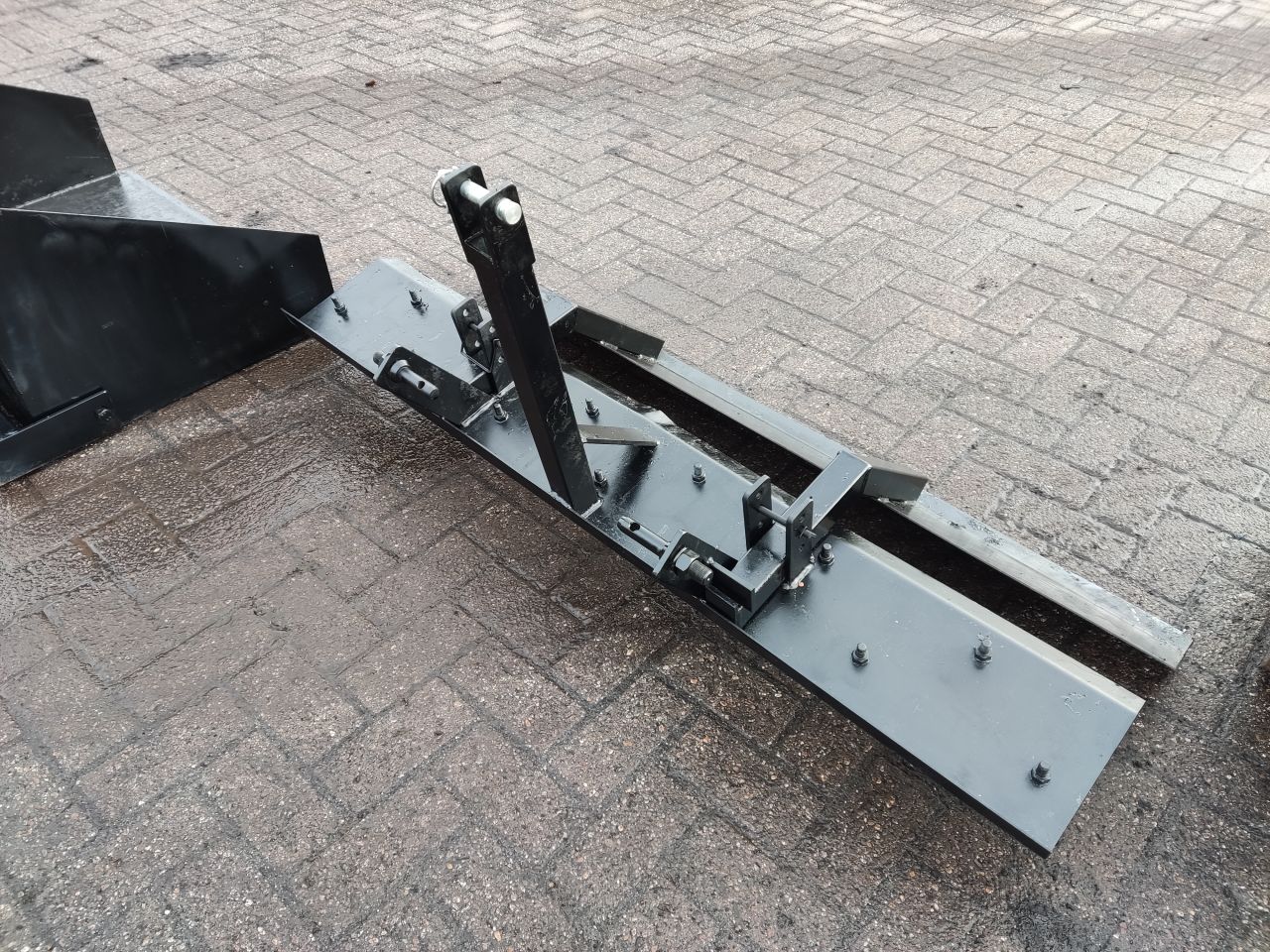 YANMAR minitractor (type F16D) met toebehoren (maaidek, etc)