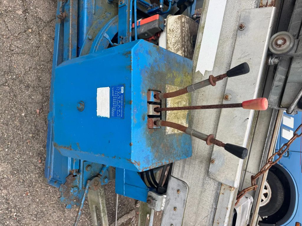 Klaas **LADDERLIFT-DAKWERKERSLIFT-VERHUISLIFT**