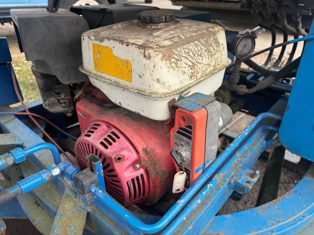 Klaas **LADDERLIFT-DAKWERKERSLIFT-VERHUISLIFT**